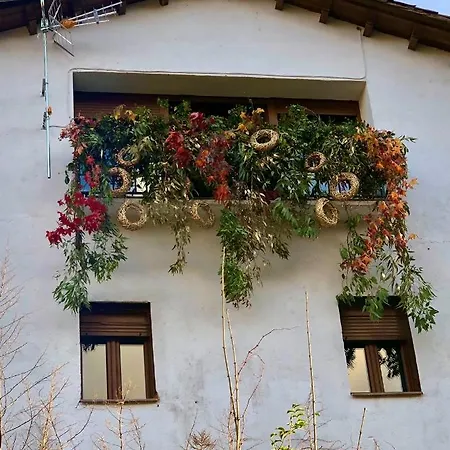 En El Valle Del Jerte Flores Angela Apartamento