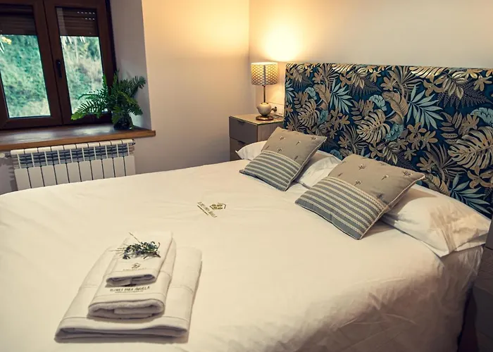 En El Valle Del Jerte Flores Angela * كابيزويلا ديل فالي